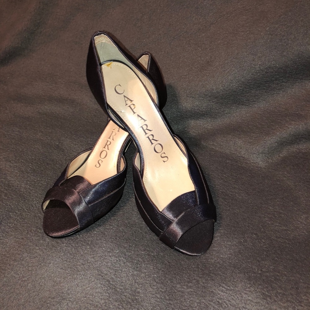 Caparros Gray formal shoes.